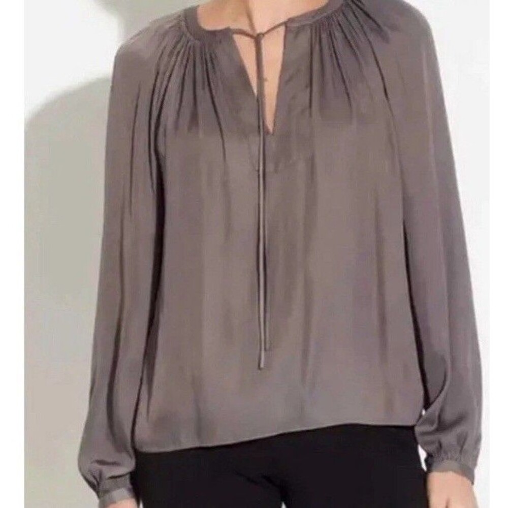 T TAHARI Women’s size Small Soft Flowy Pleated Relaxed Long Sleeve Blouse